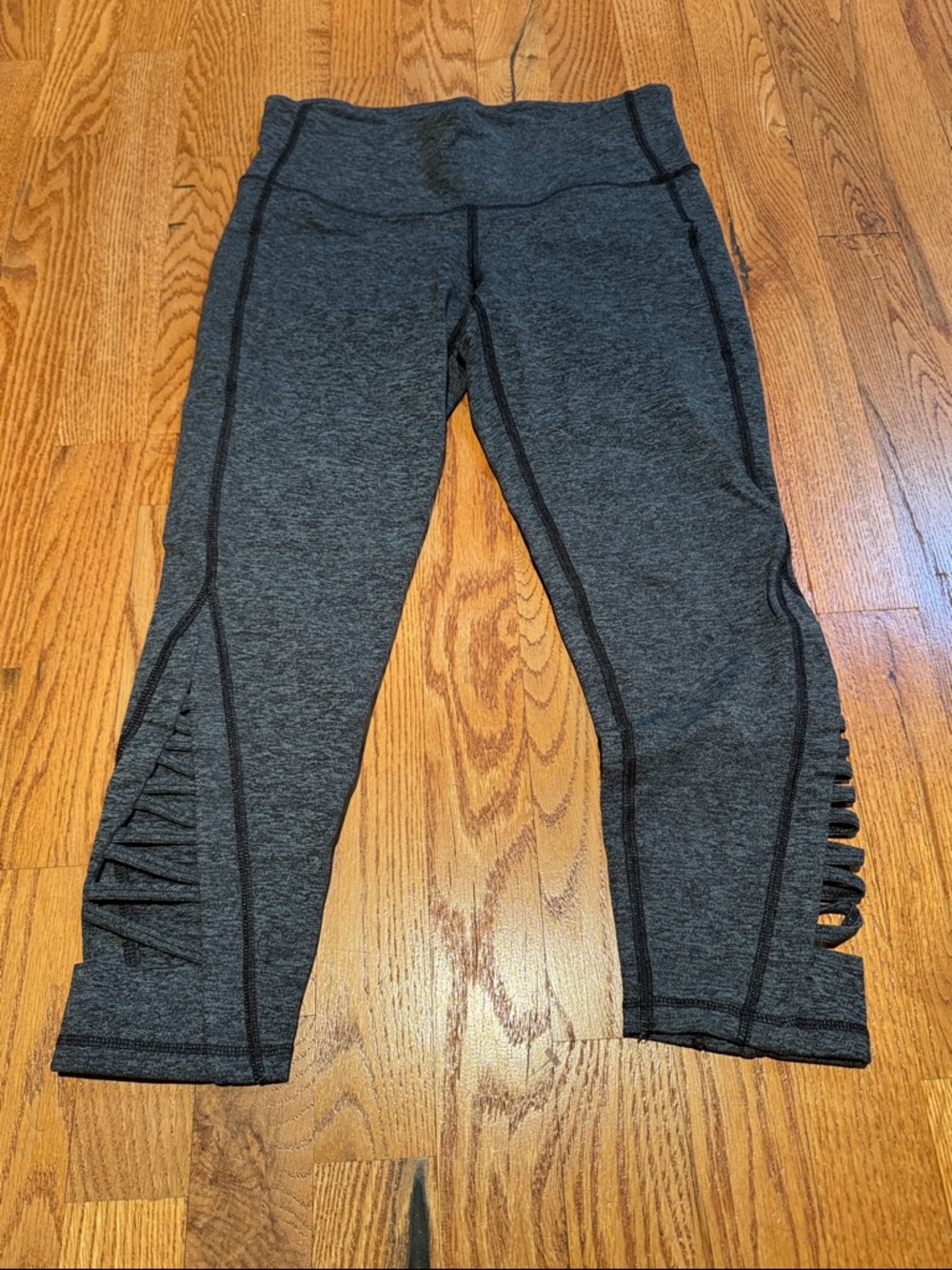 Athleta cropped cross cross leggings in grey size xs